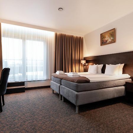 Adoryal Hotell Tallinn Ngoại thất bức ảnh