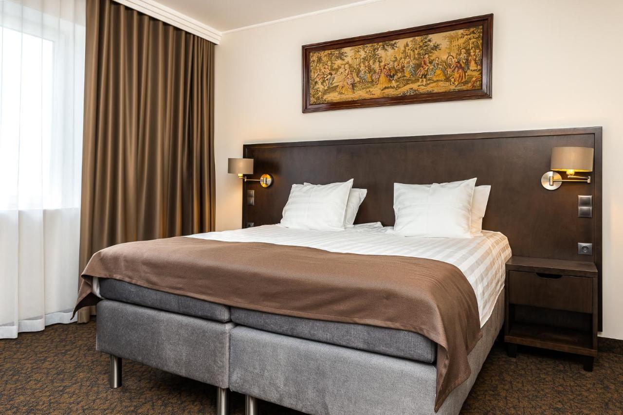 Adoryal Hotell Tallinn Ngoại thất bức ảnh