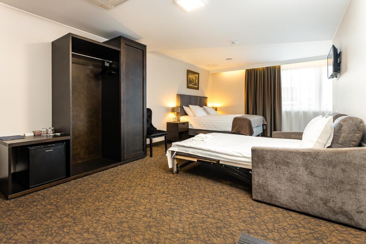Adoryal Hotell Tallinn Ngoại thất bức ảnh