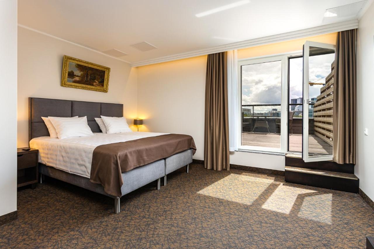 Adoryal Hotell Tallinn Ngoại thất bức ảnh