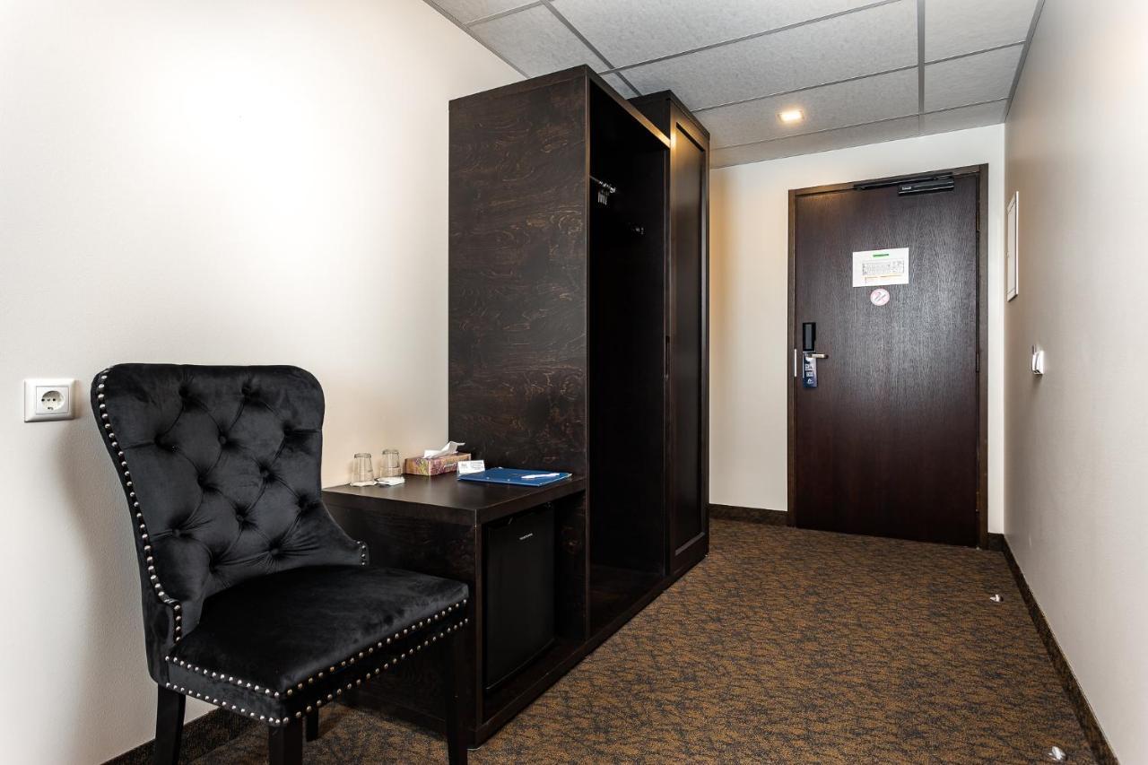 Adoryal Hotell Tallinn Ngoại thất bức ảnh