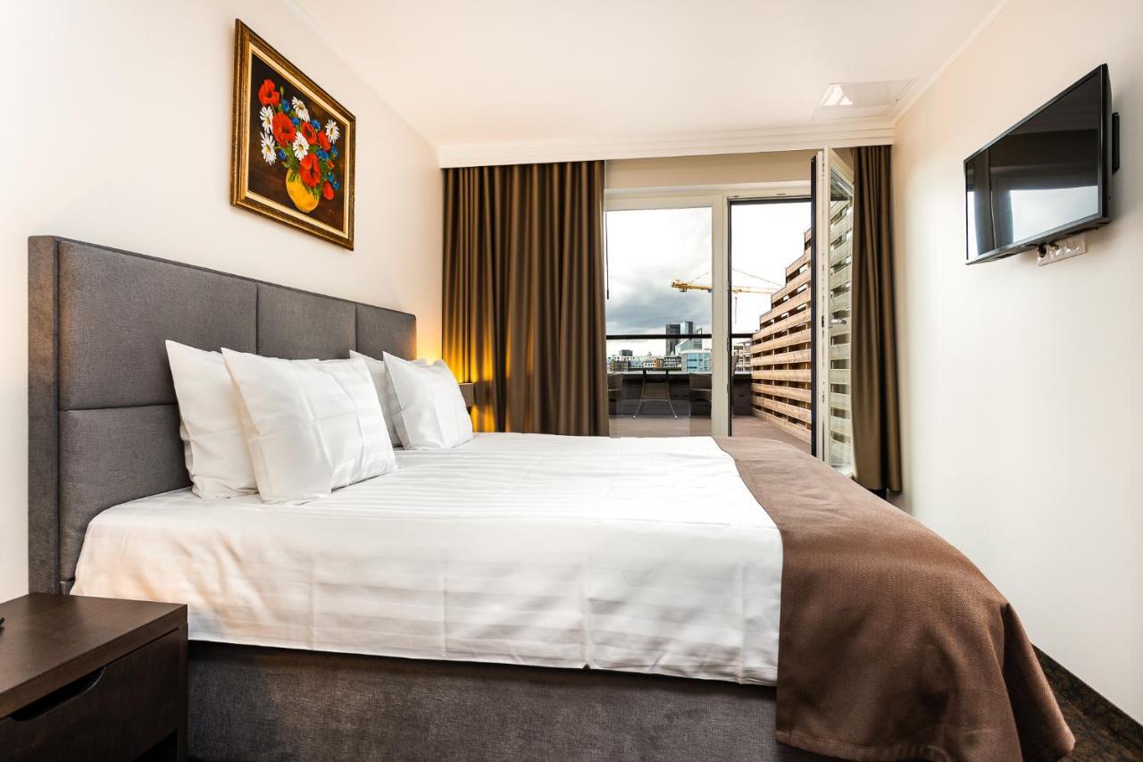 Adoryal Hotell Tallinn Ngoại thất bức ảnh
