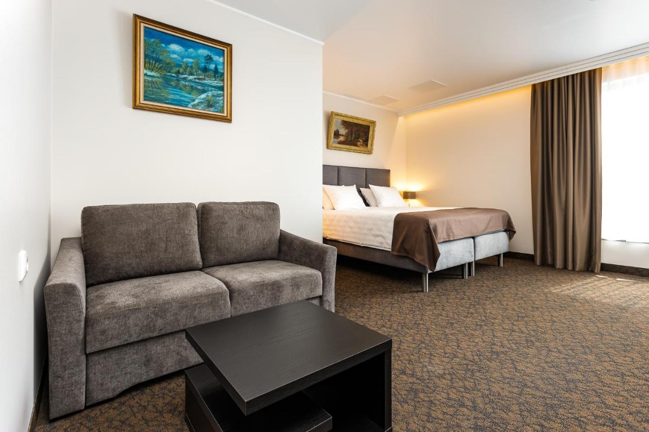 Adoryal Hotell Tallinn Ngoại thất bức ảnh