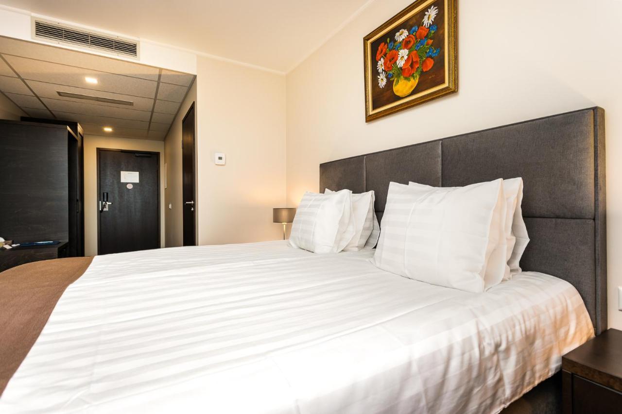 Adoryal Hotell Tallinn Ngoại thất bức ảnh