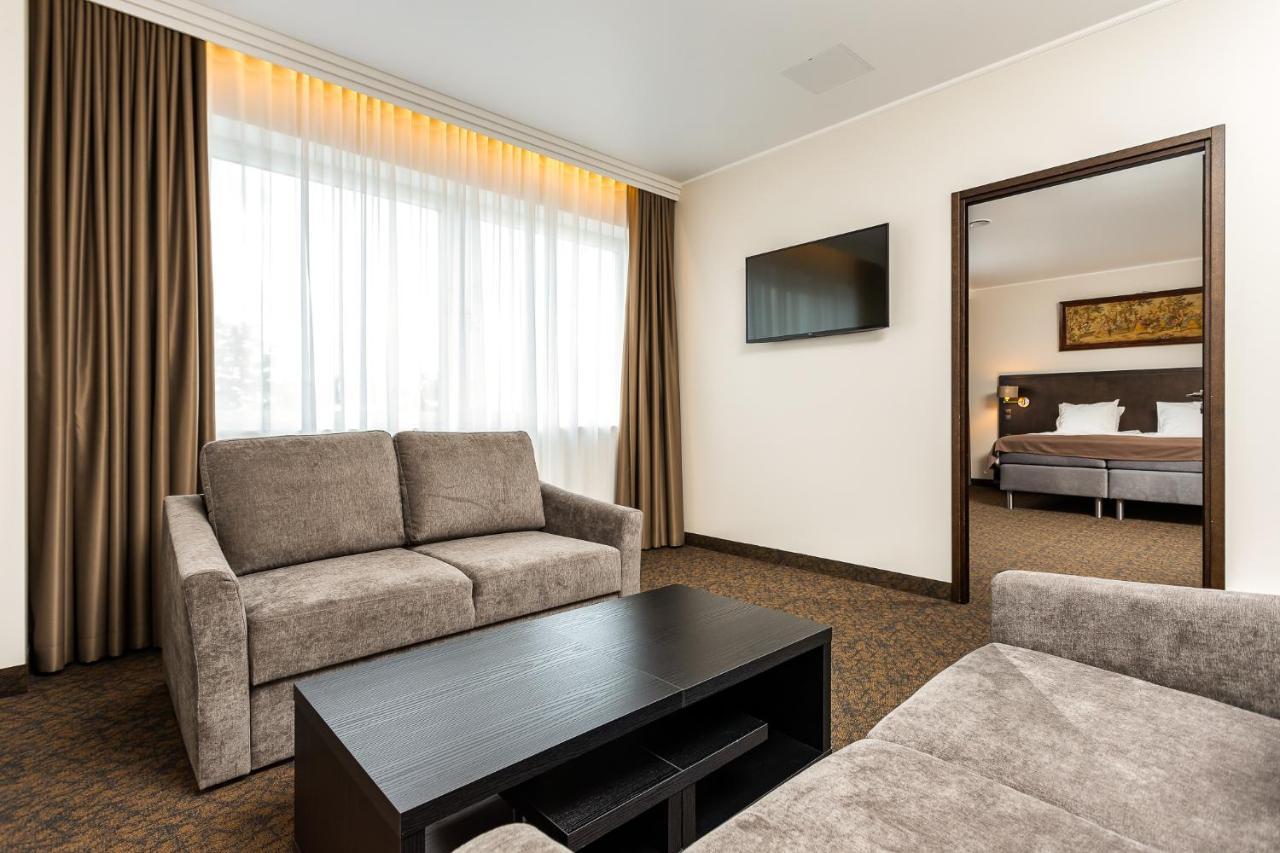 Adoryal Hotell Tallinn Ngoại thất bức ảnh