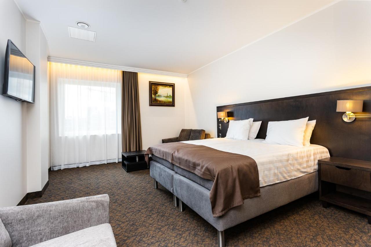 Adoryal Hotell Tallinn Ngoại thất bức ảnh