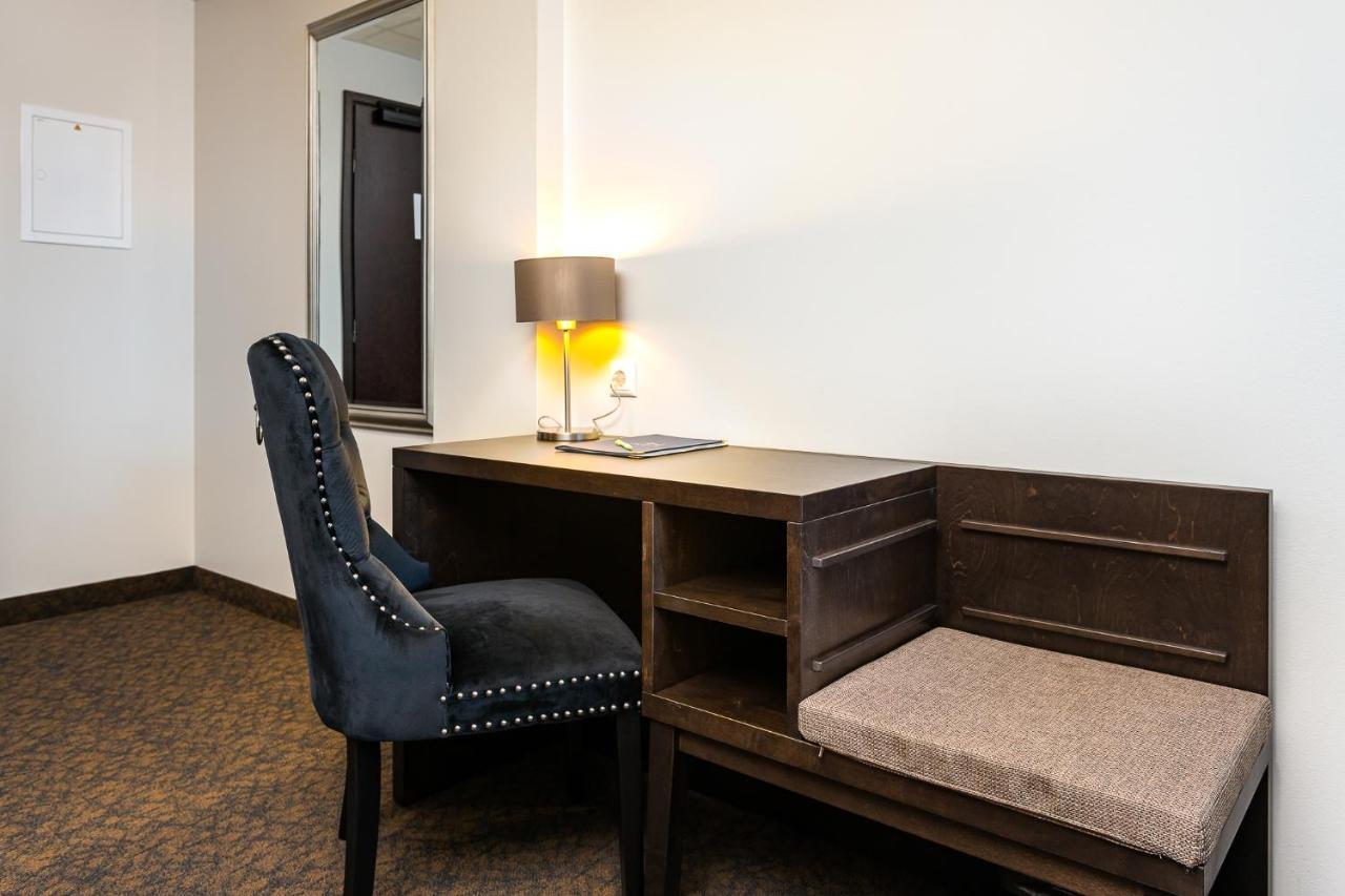 Adoryal Hotell Tallinn Ngoại thất bức ảnh