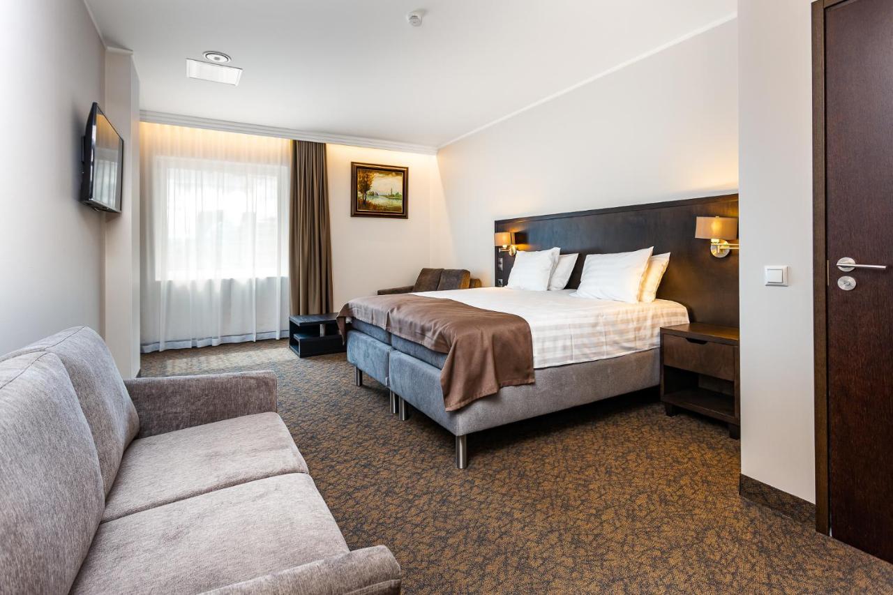 Adoryal Hotell Tallinn Ngoại thất bức ảnh
