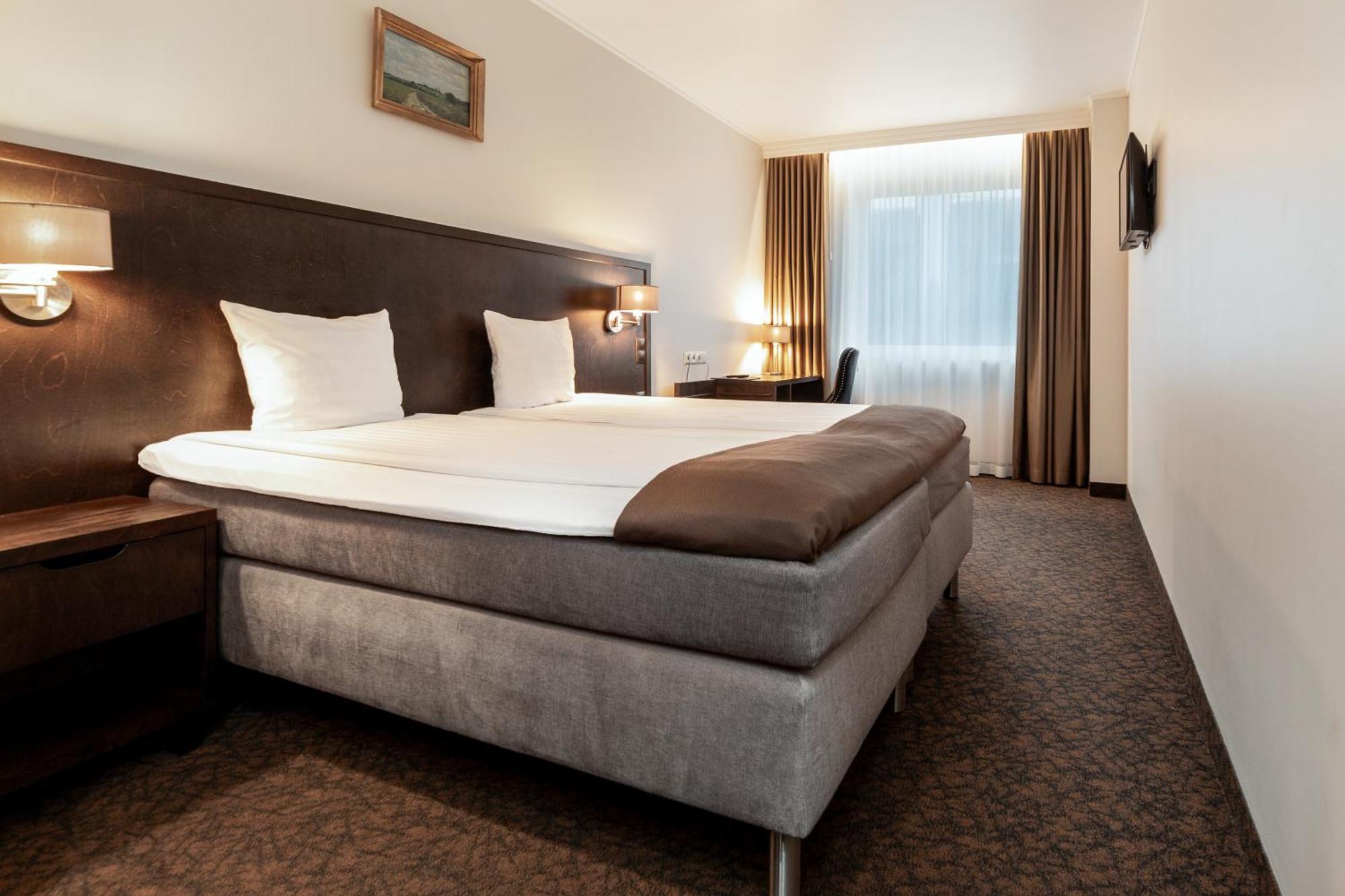Adoryal Hotell Tallinn Ngoại thất bức ảnh