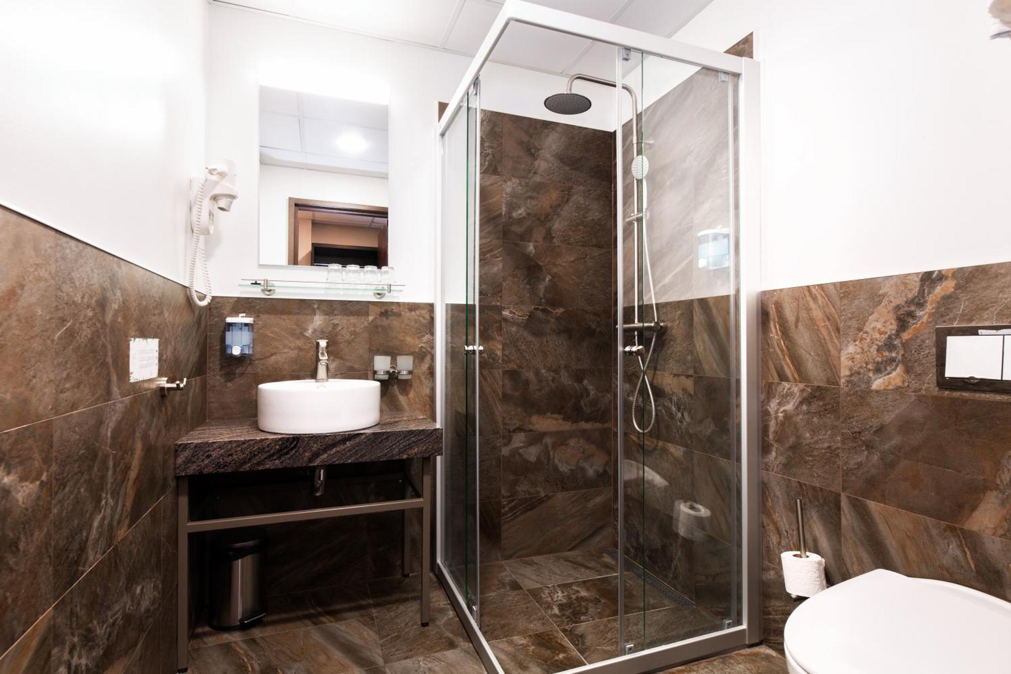 Adoryal Hotell Tallinn Ngoại thất bức ảnh